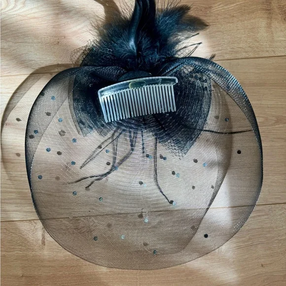 Black Fascinator with Heart Rhinestone - Picture 4 of 4